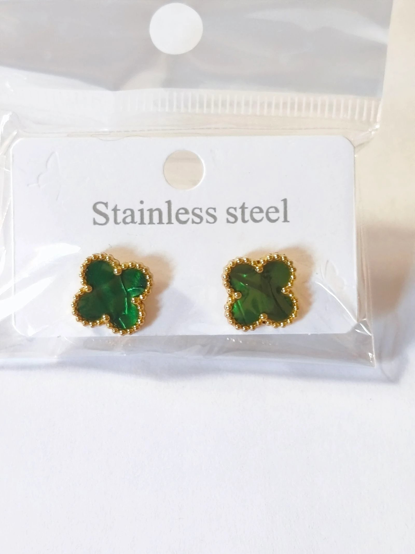 Set of luminous green clover necklace, bracelet and earrings with unalterable golden chain – photo 11